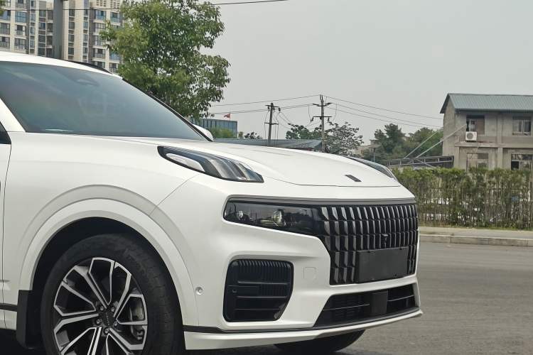 Used Lynk & Co 09 EM-P 2023 2.0TD EM-P Long-Range Version PM 7-Seater Exterior 3