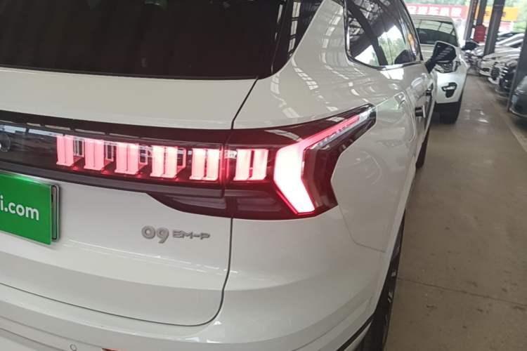 Used Lynk & Co 09 EM-P 2023 2.0TD EM-P Long-Range Version PM 7-Seater Exterior 3
