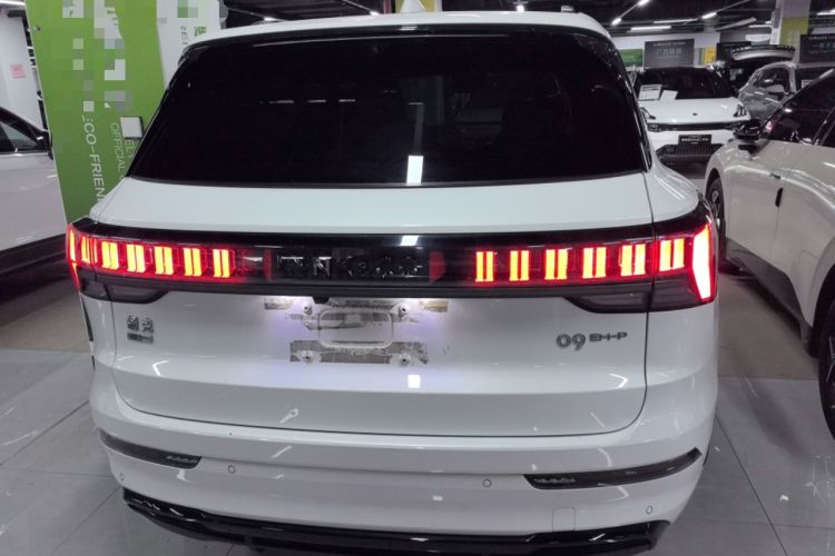 Used Lynk & Co 09 EM-P 2023 2.0TD EM-P Long-Range Version PM 7-Seater Exterior 4