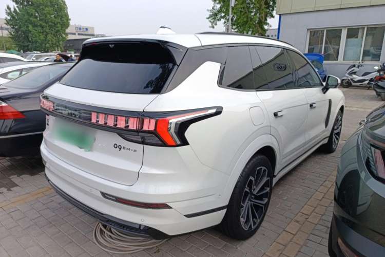 Used Lynk & Co 09 EM-P 2023 2.0TD EM-P Long-Range Version PM 7-Seater Exterior 5