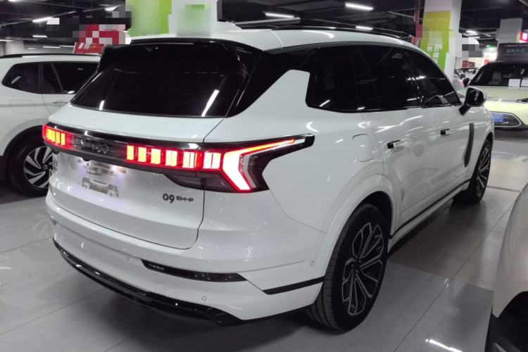 Used Lynk & Co 09 EM-P 2023 2.0TD EM-P Long-Range Version PM 7-Seater Exterior 5