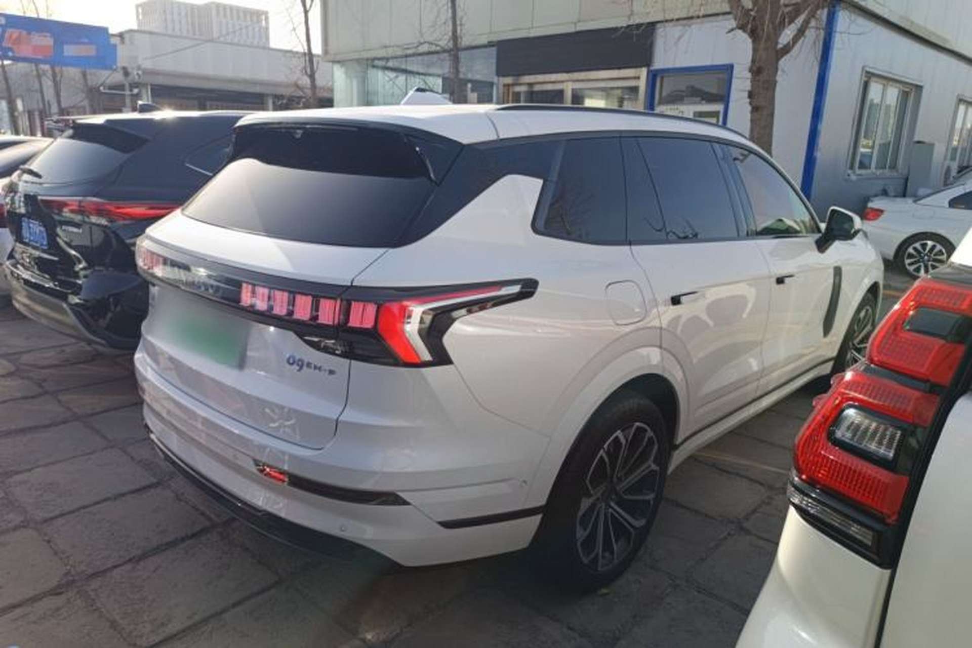 Used Lynk & Co 09 EM-P 2023 2.0TD EM-P Long-Range Version PM 7-Seater Exterior 5