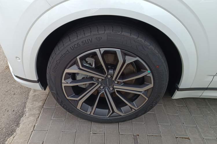 Used Lynk & Co 09 EM-P 2023 2.0TD EM-P Long-Range Version PM 7-Seater Exterior 7