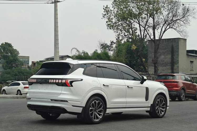 Used Lynk & Co 09 EM-P 2023 2.0TD EM-P Long-Range Version PM 7-Seater Exterior 8