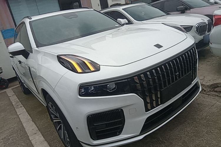 Used Lynk & Co 09 EM-P 2023 2.0TD EM-P Long-Range Version PM 7-Seater Front Right 45 Deg
