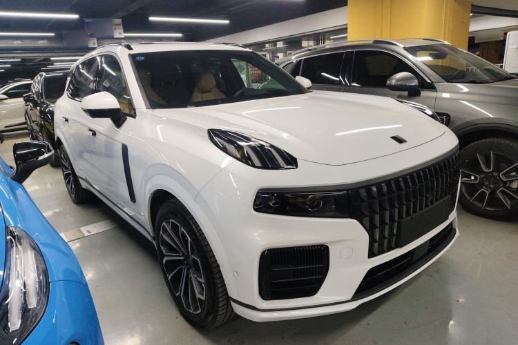 Used Lynk & Co 09 EM-P 2023 2.0TD EM-P Long-Range Version AM Six-Seater Front Right 45 Deg