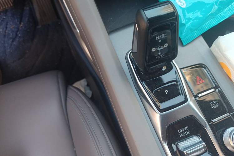 Used Lynk & Co 09 EM-P 2023 2.0TD EM-P Long-Range Version PM Six-Seater Gear Lever