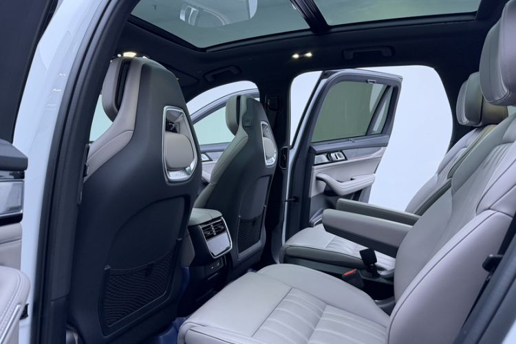 Used Lynk & Co 09 EM-P 2023 2.0TD EM-P Long-Range Version PM Six-Seater Headliner