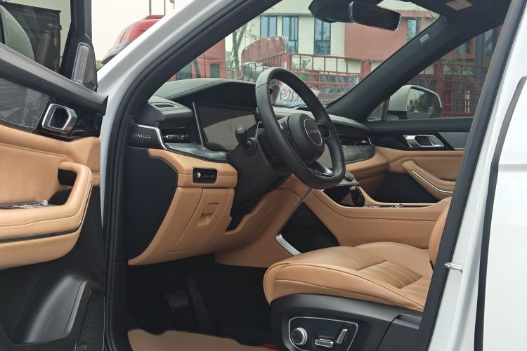 Used Lynk & Co 09 EM-P 2023 2.0TD EM-P Long-Range Version PM 7-Seater Interior 1