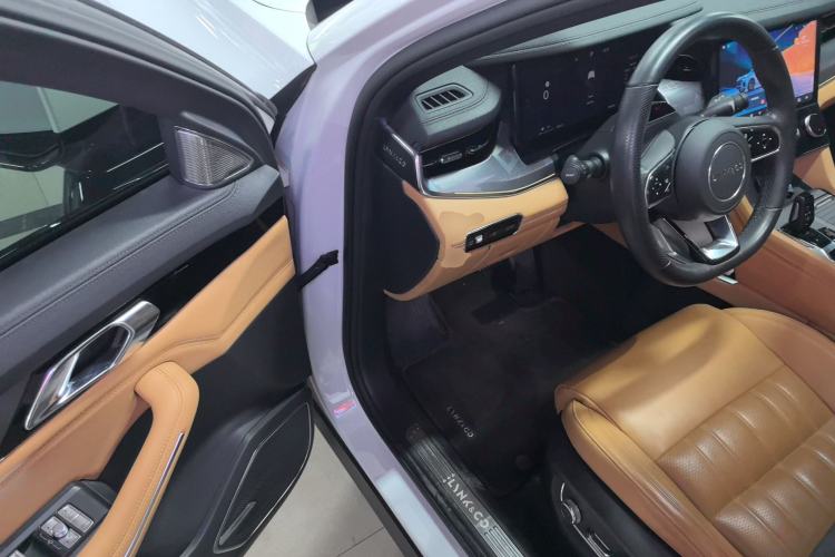 Used Lynk & Co 09 EM-P 2023 2.0TD EM-P Long-Range Version PM 7-Seater Interior 3