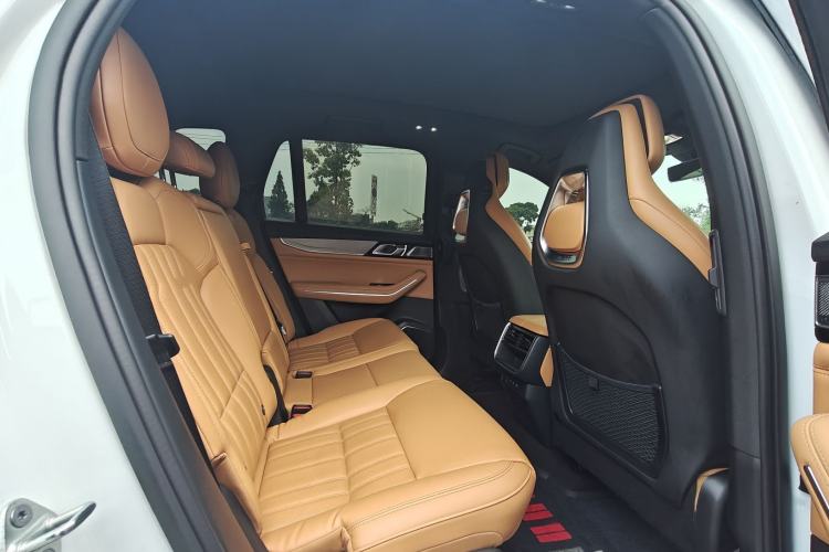 Used Lynk & Co 09 EM-P 2023 2.0TD EM-P Long-Range Version PM 7-Seater Interior 7