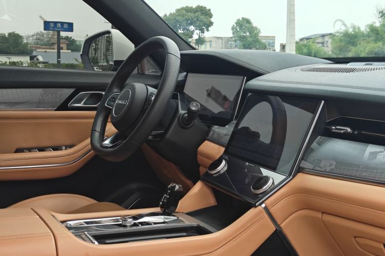 Used Lynk & Co 09 EM-P 2023 2.0TD EM-P Long-Range Version PM 7-Seater Interior 8