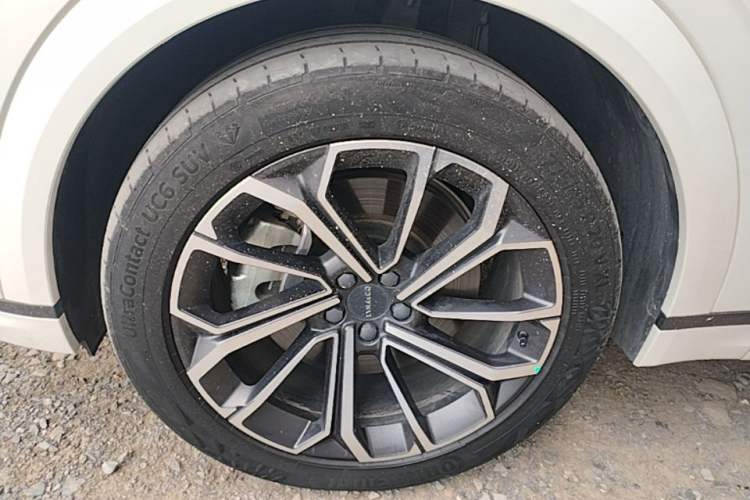 Used Lynk & Co 09 EM-P 2023 2.0TD EM-P Long-Range Version AM Six-Seater Left Front Wheel Hub