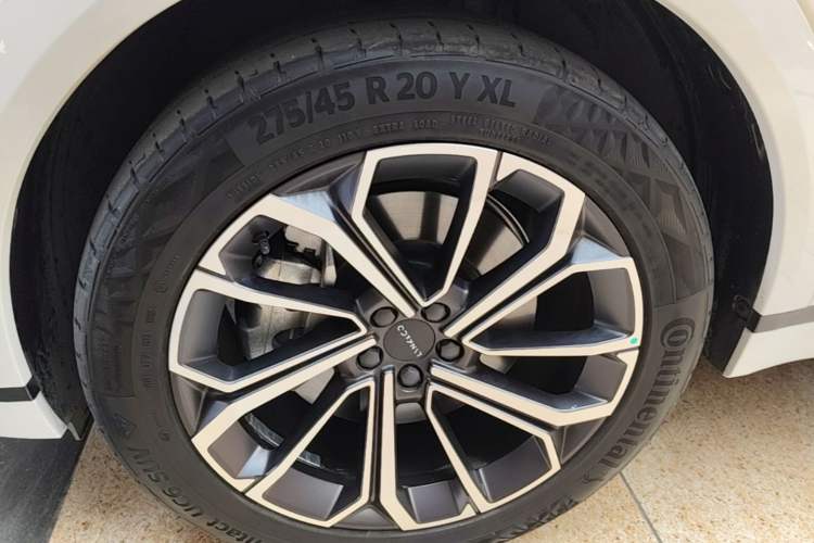 Used Lynk & Co 09 EM-P 2023 2.0TD EM-P Long-Range Version PM Six-Seater Left Front Wheel Hub