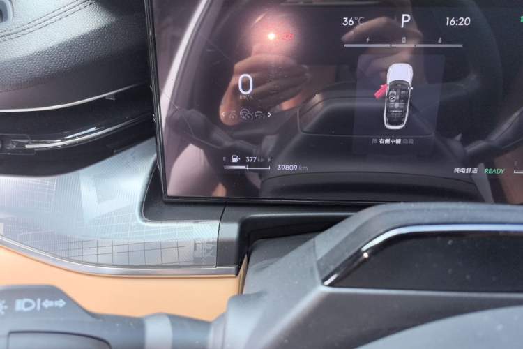 Used Lynk & Co 09 EM-P 2023 2.0TD EM-P Long-Range Version PM Six-Seater Odometer Close Up