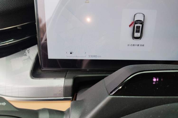 Used Lynk & Co 09 EM-P 2023 2.0TD EM-P Long-Range Version PM Six-Seater Odometer Close Up