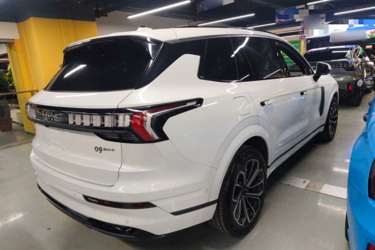Used Lynk & Co 09 EM-P 2023 2.0TD EM-P Long-Range Version AM Six-Seater Rear Right 45 Deg