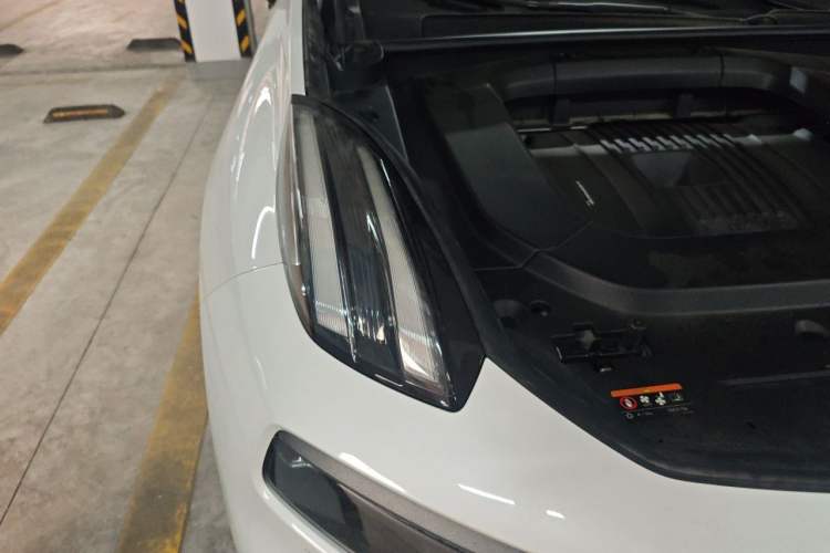 Used Lynk & Co 09 EM-P 2023 2.0TD EM-P Long-Range Version PM 7-Seater Right Front Headlight