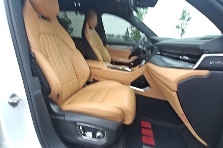 Used Lynk & Co 09 EM-P 2023 2.0TD EM-P Long-Range Version PM 7-Seater Right Front Seat