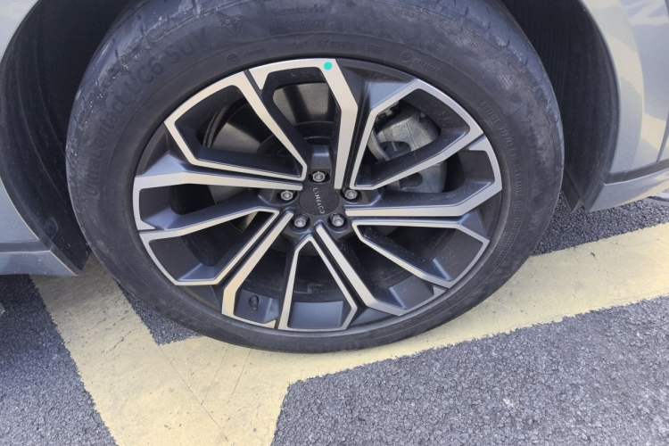 Used Lynk & Co 09 EM-P 2023 2.0TD EM-P Long-Range Version PM Six-Seater Right Front Wheel Hub