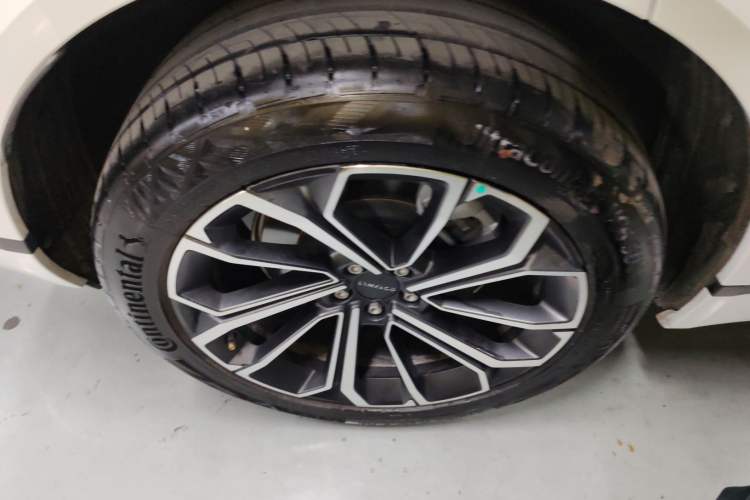 Used Lynk & Co 09 EM-P 2023 2.0TD EM-P Long-Range Version PM Six-Seater Right Rear Wheel Hub