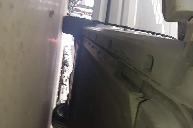 Used Lynk & Co 09 EM-P 2023 2.0TD EM-P Long-Range Version PM 7-Seater Right Side Sill