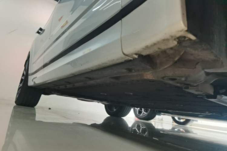 Used Lynk & Co 09 EM-P 2023 2.0TD EM-P Long-Range Version PM Six-Seater Right Side Sill