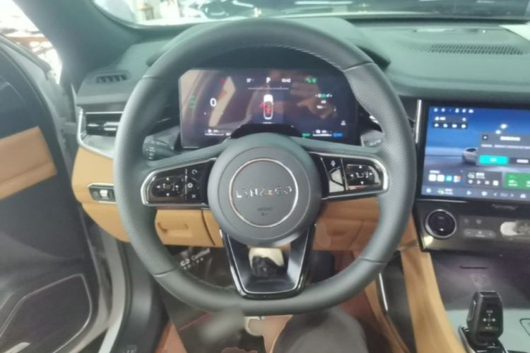 Used Lynk & Co 09 EM-P 2023 2.0TD EM-P Long-Range Version PM Six-Seater Steering Wheel