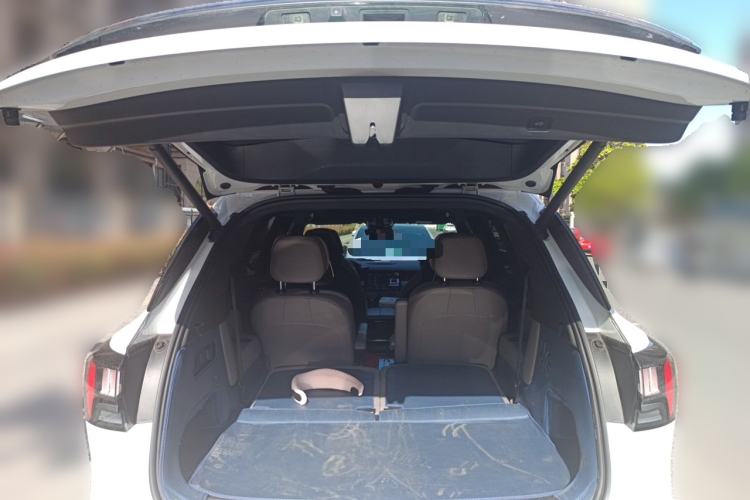 Used Lynk & Co 09 EM-P 2023 2.0TD EM-P Long-Range Version PM Six-Seater Trunk