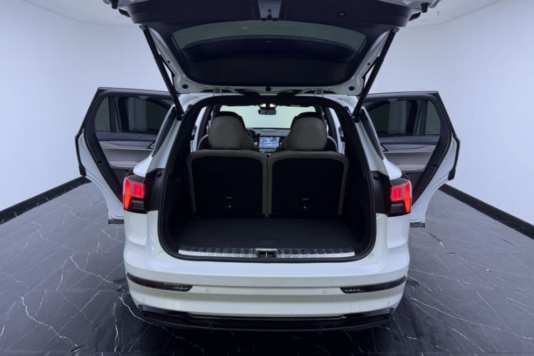 Used Lynk & Co 09 EM-P 2023 2.0TD EM-P Long-Range Version PM Six-Seater Trunk