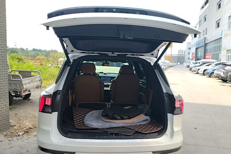Used Lynk & Co 09 EM-P 2023 2.0TD EM-P Long-Range Version AM Six-Seater Trunk