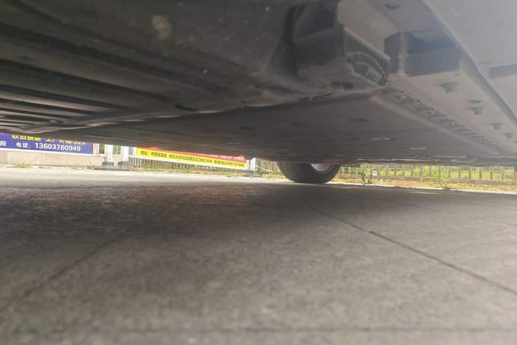 Used Lynk & Co 09 EM-P 2024 2.0TD EM-P Four-Wheel Drive PRO Seven-Seater Chassis Rear Right