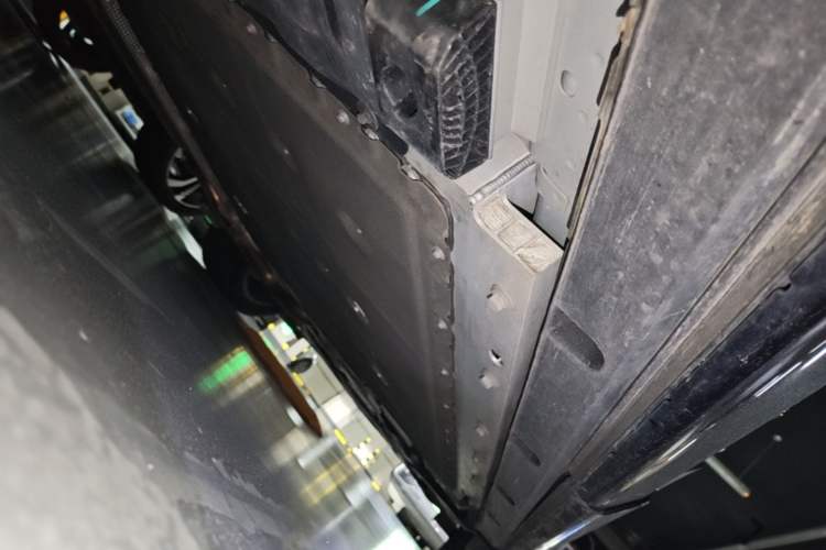 Used Lynk & Co 09 EM-P 2024 2.0TD EM-P Four-Wheel Drive ULTRA Six-Seater Chassis Rear Right