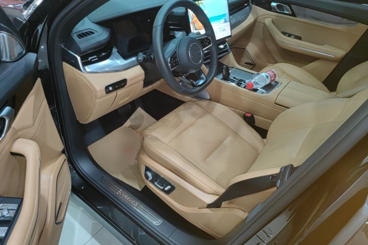 Used Lynk & Co 09 EM-P 2024 2.0TD EM-P Four-Wheel Drive ULTRA Six-Seater Driver Seat
