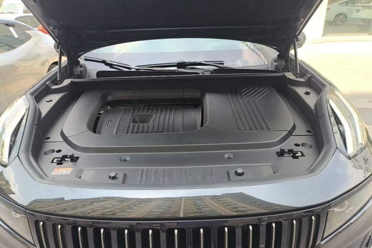 Used Lynk & Co 09 EM-P 2024 2.0TD EM-P Four-Wheel Drive ULTRA Six-Seater Engine Bay