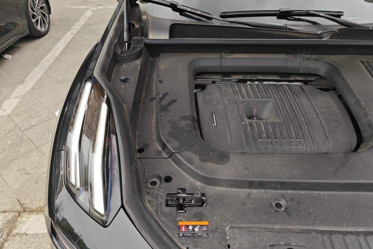 Used Lynk & Co 09 EM-P 2024 2.0TD EM-P Four-Wheel Drive PRO Seven-Seater Engine Bay Right