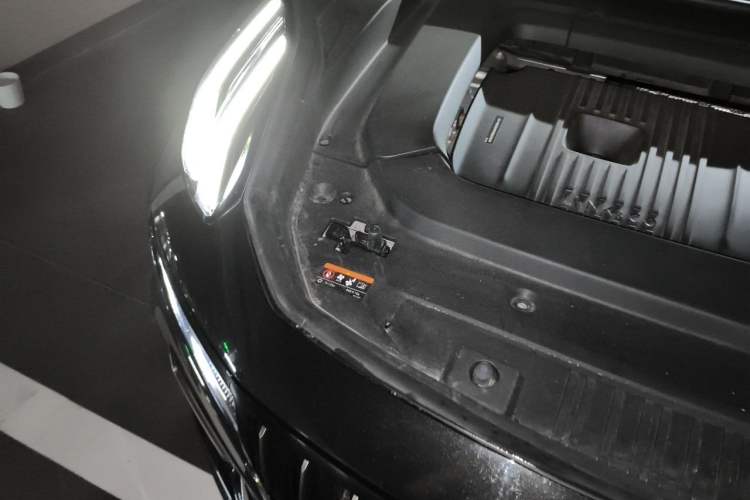 Used Lynk & Co 09 EM-P 2024 2.0TD EM-P Four-Wheel Drive ULTRA Six-Seater Engine Bay Right