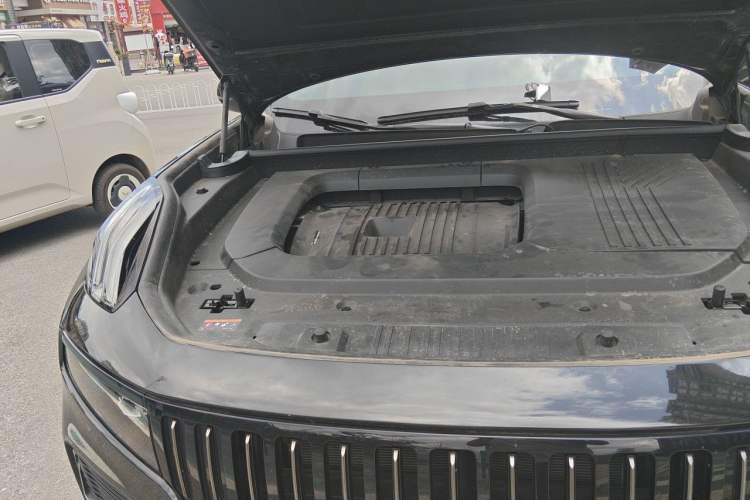 Used Lynk & Co 09 EM-P 2024 2.0TD EM-P Four-Wheel Drive ULTRA Six-Seater Engine Bay Right