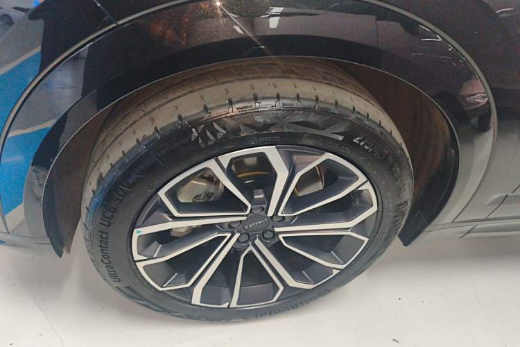 Used Lynk & Co 09 EM-P 2024 2.0TD EM-P Four-Wheel Drive HALO Six-Seater Exterior 4