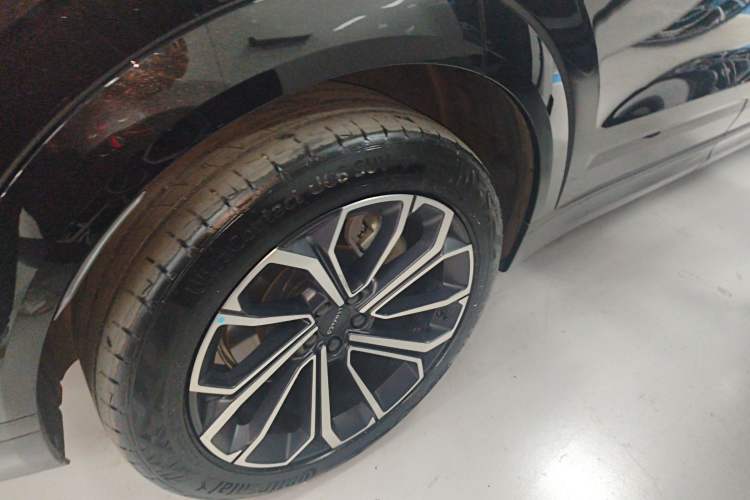 Used Lynk & Co 09 EM-P 2024 2.0TD EM-P Four-Wheel Drive HALO Six-Seater Exterior 5
