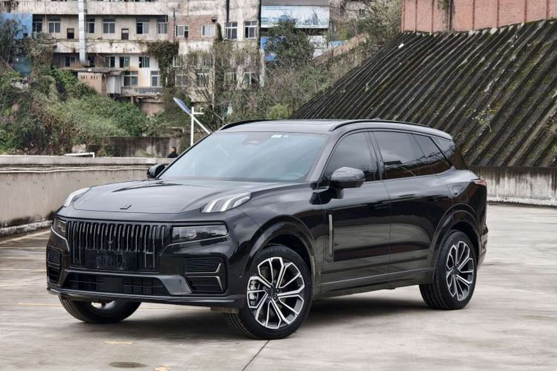 Used Lynk & Co 09 EM-P 2024 2.0TD EM-P Four-Wheel Drive PRO Seven-Seater Front Left 45 Deg