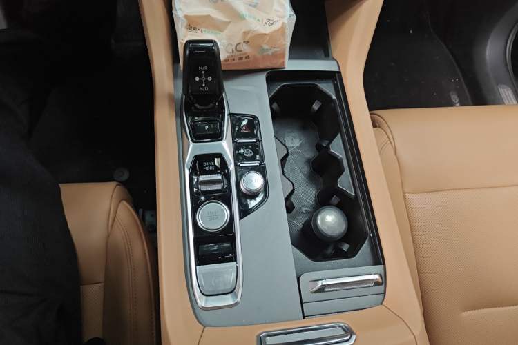 Used Lynk & Co 09 EM-P 2024 2.0TD EM-P Four-Wheel Drive HALO Six-Seater Gear Lever