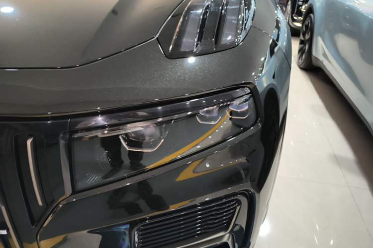 Used Lynk & Co 09 EM-P 2024 2.0TD EM-P Four-Wheel Drive ULTRA Six-Seater Left Front Headlight