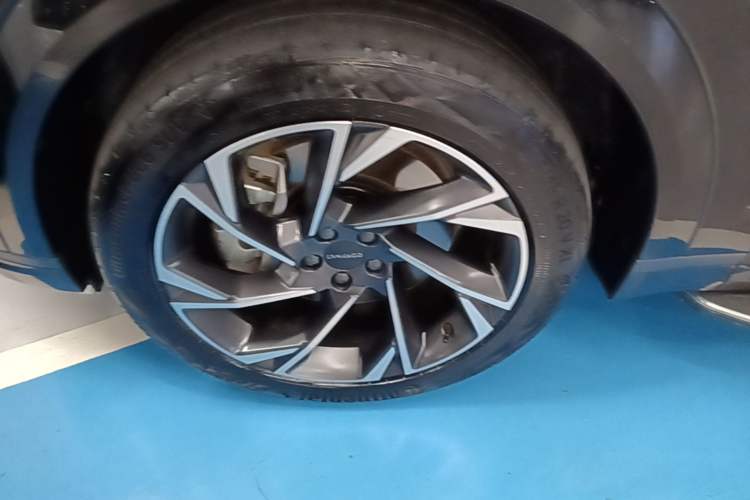Used Lynk & Co 09 EM-P 2024 2.0TD EM-P Four-Wheel Drive HALO Six-Seater Left Front Wheel Hub