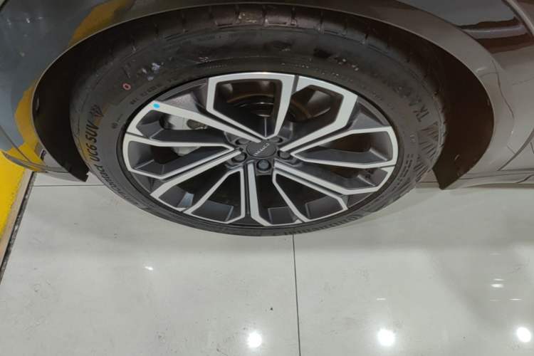 Used Lynk & Co 09 EM-P 2024 2.0TD EM-P Four-Wheel Drive ULTRA Six-Seater Left Front Wheel Hub