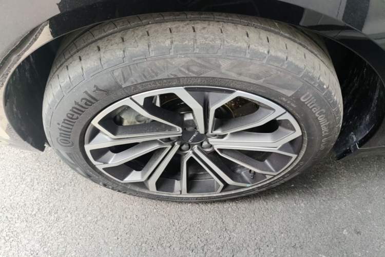 Used Lynk & Co 09 EM-P 2024 2.0TD EM-P Four-Wheel Drive PRO Seven-Seater Left Front Wheel Hub