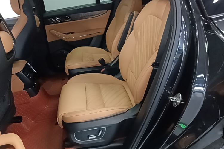 Used Lynk & Co 09 EM-P 2024 2.0TD EM-P Four-Wheel Drive HALO Six-Seater Left Rear Seat