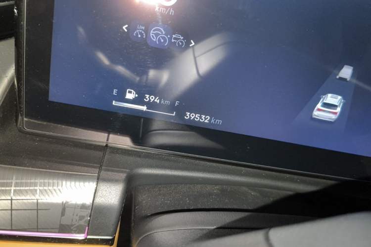 Used Lynk & Co 09 EM-P 2024 2.0TD EM-P Four-Wheel Drive ULTRA Six-Seater Odometer Close Up