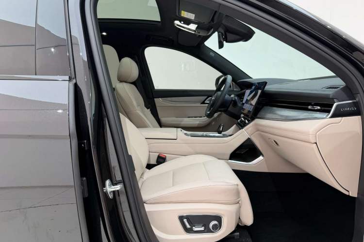 Used Lynk & Co 09 EM-P 2024 2.0TD EM-P Four-Wheel Drive HALO Six-Seater Right Front Seat