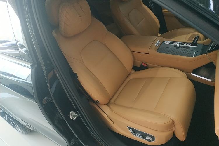 Used Lynk & Co 09 EM-P 2024 2.0TD EM-P Four-Wheel Drive HALO Six-Seater Right Front Seat